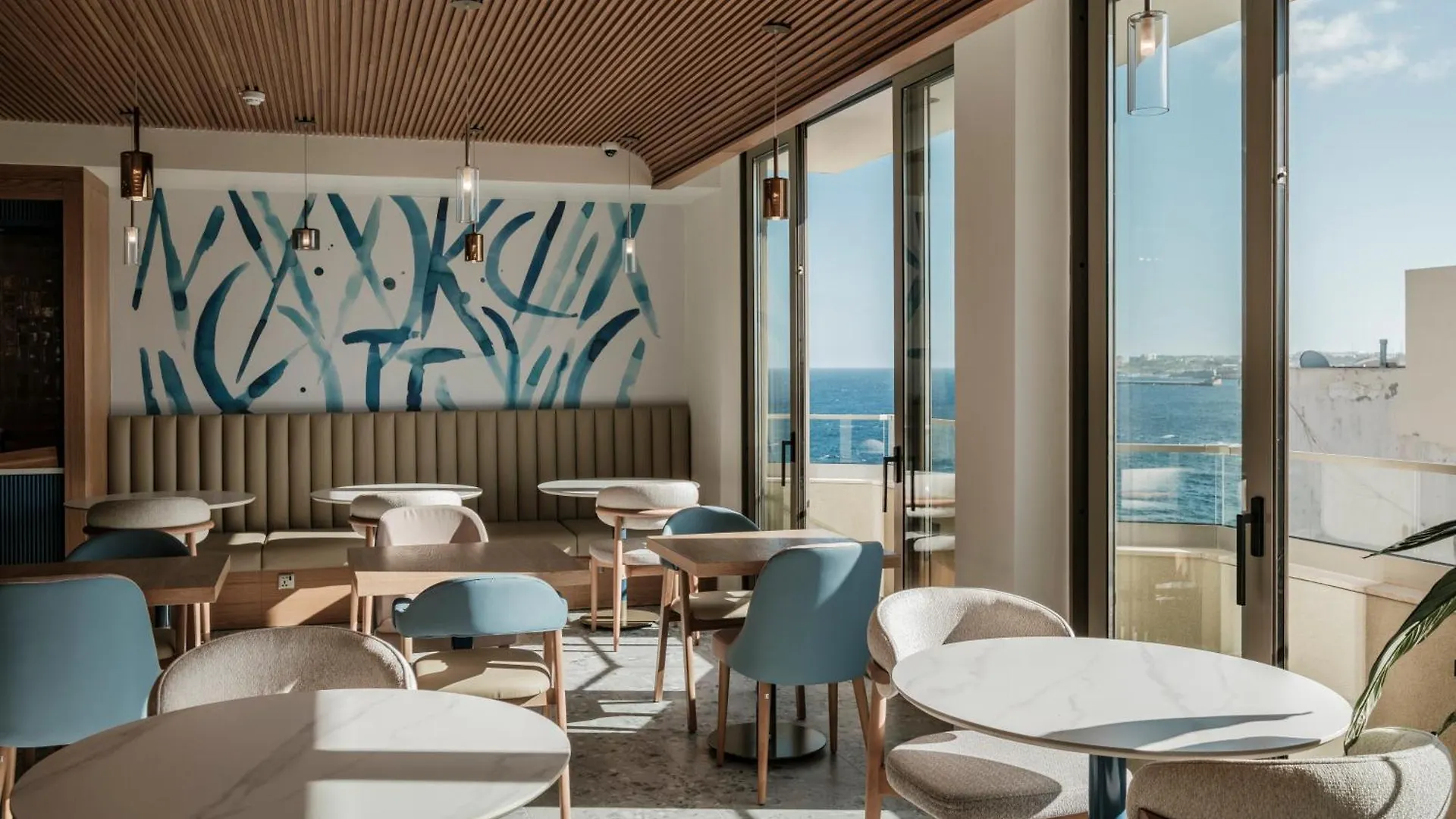 Courtyard By Marriott Sliema Hotell 4*,