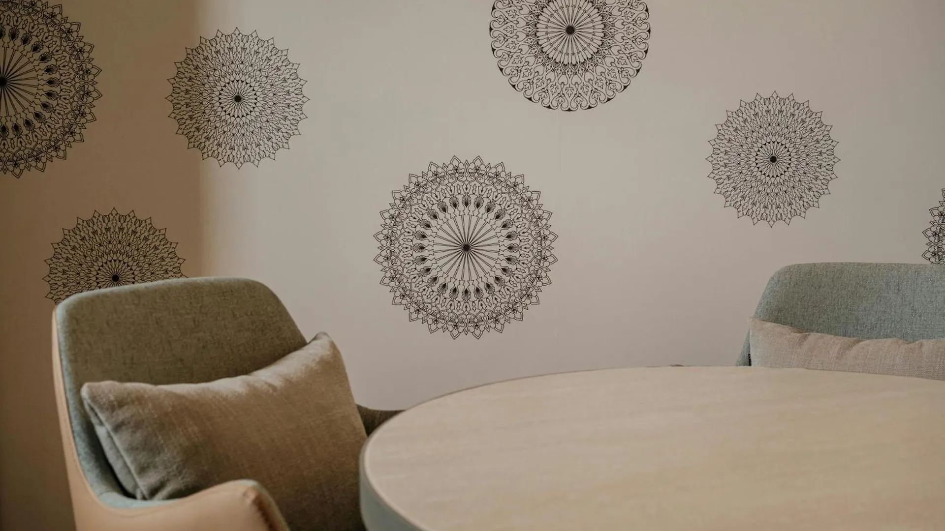 Courtyard By Marriott Sliema Hotell 4*,