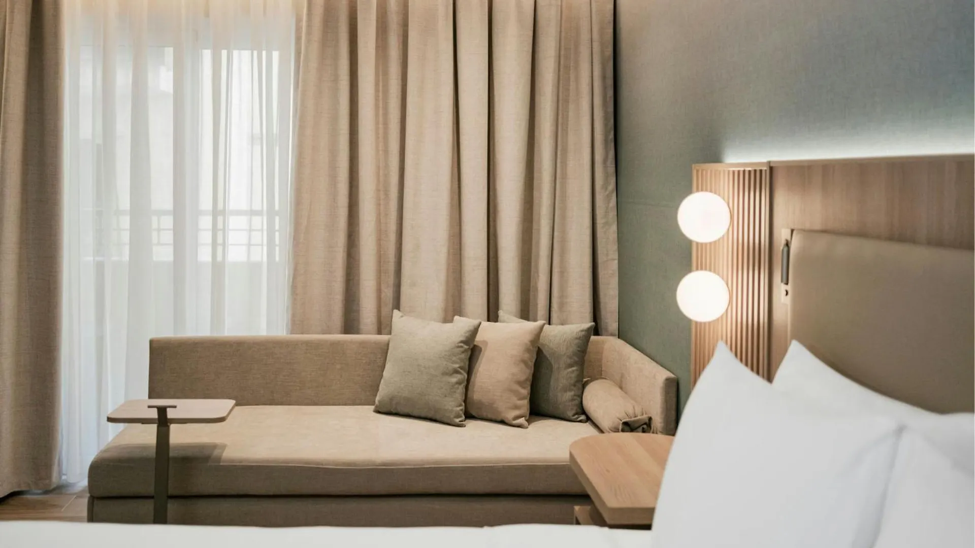 Hotel Courtyard By Marriott Sliema 4*,  Malte