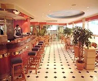 Courtyard By Marriott Sliema Otel 4*,