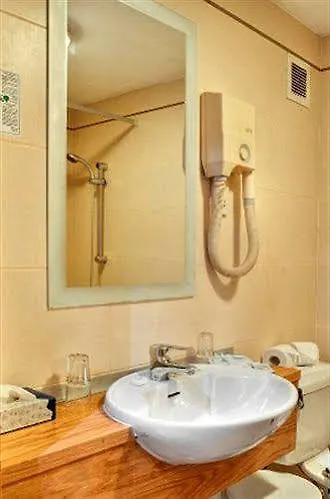 Courtyard By Marriott Sliema Otel 4*,
